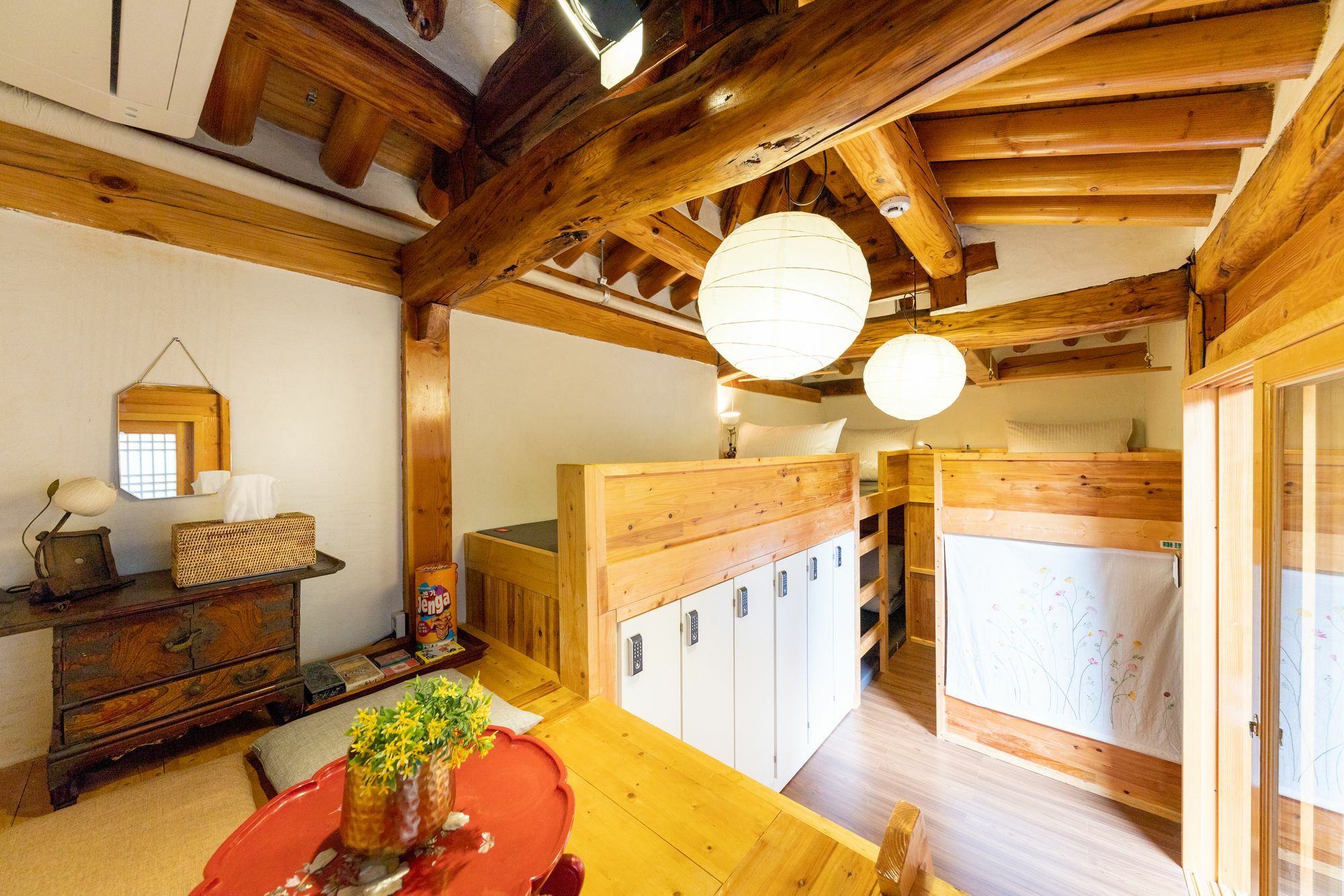 Open Real Luxury Korean Hanok Apartment *