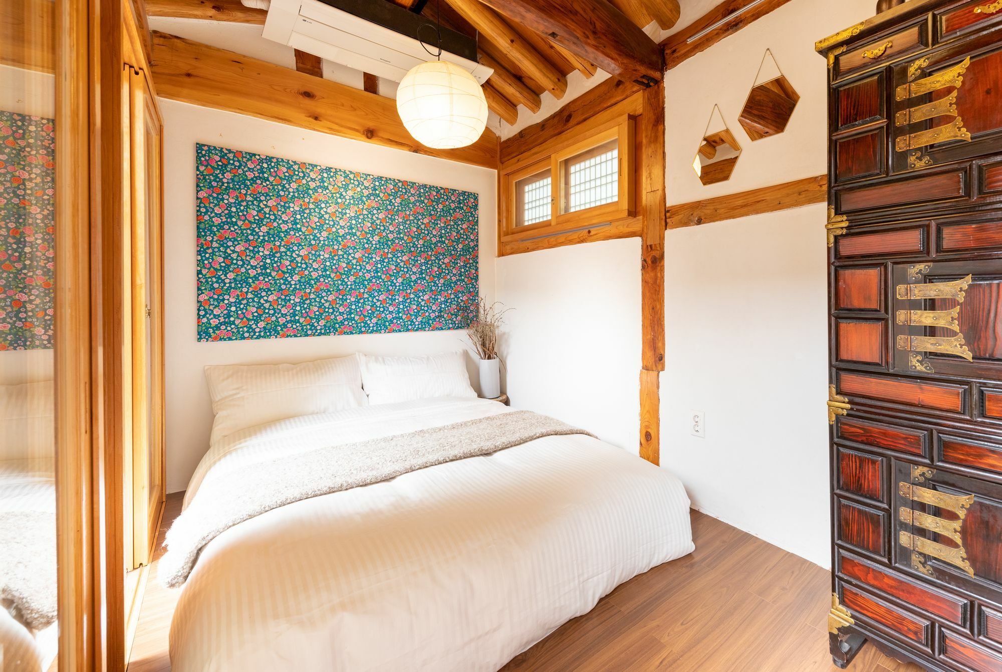 Open Real Luxury Korean Hanok Séoul